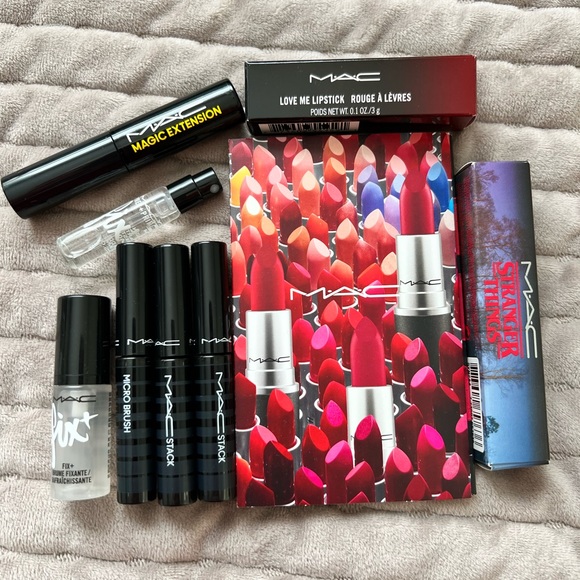 MAC Cosmetics Eye, Face, and Lip Variety Pack (12 pieces) - Picture 2 of 16
